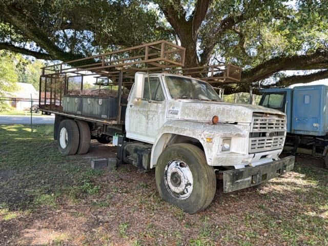 Ford F-700