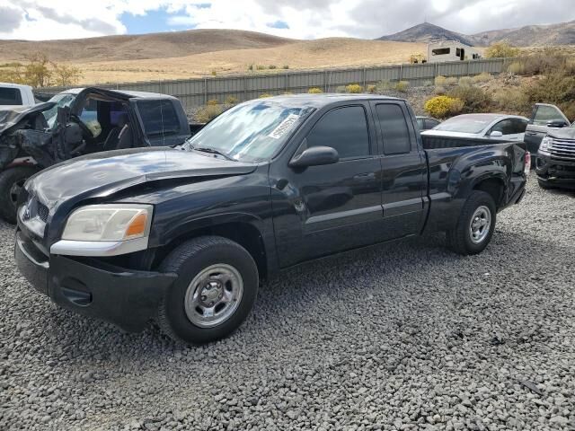 Mitsubishi Raider