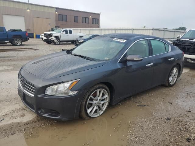 Nissan Maxima