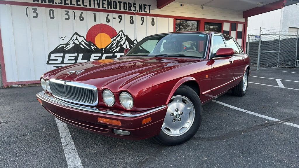 Jaguar XJ6