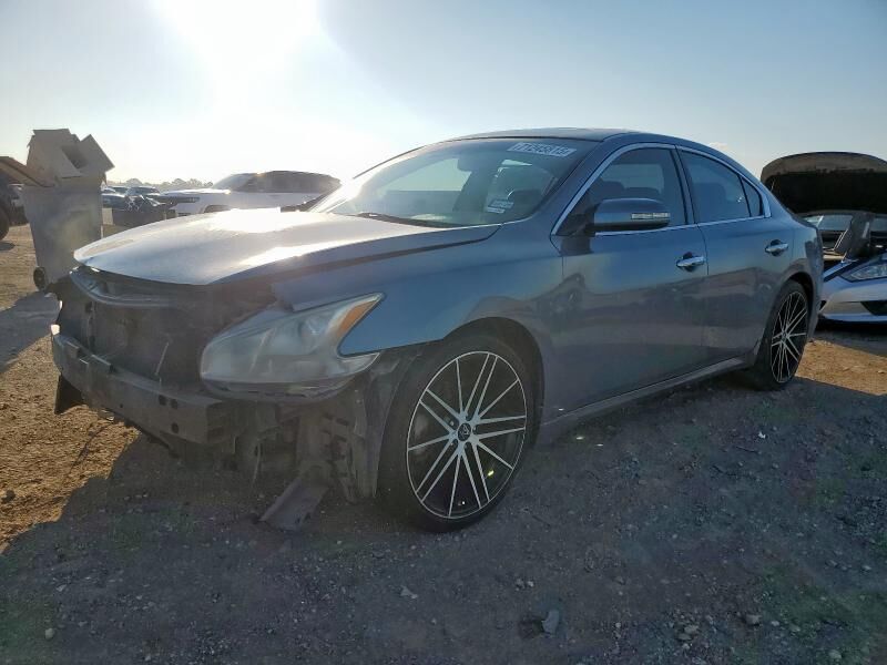 Nissan Maxima