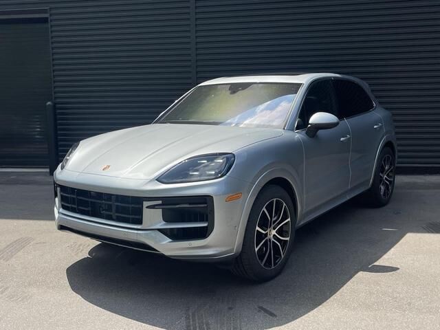 2025 PORSCHE Cayenne