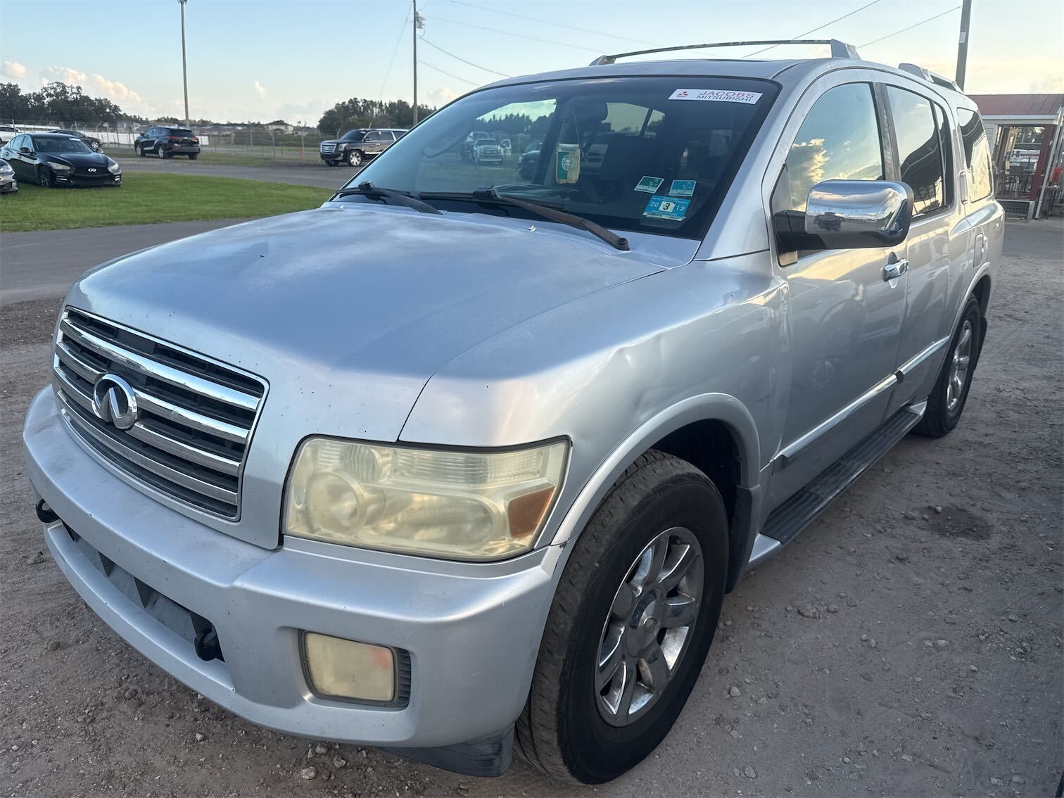 Infiniti QX56