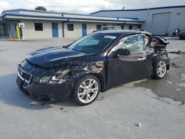 Nissan Maxima