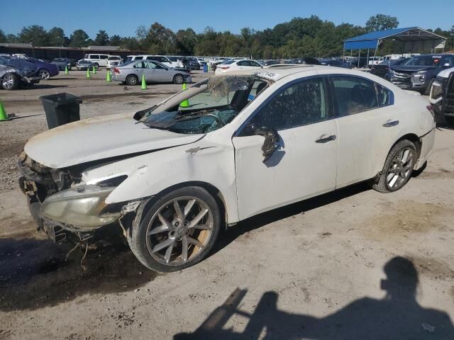 Nissan Maxima