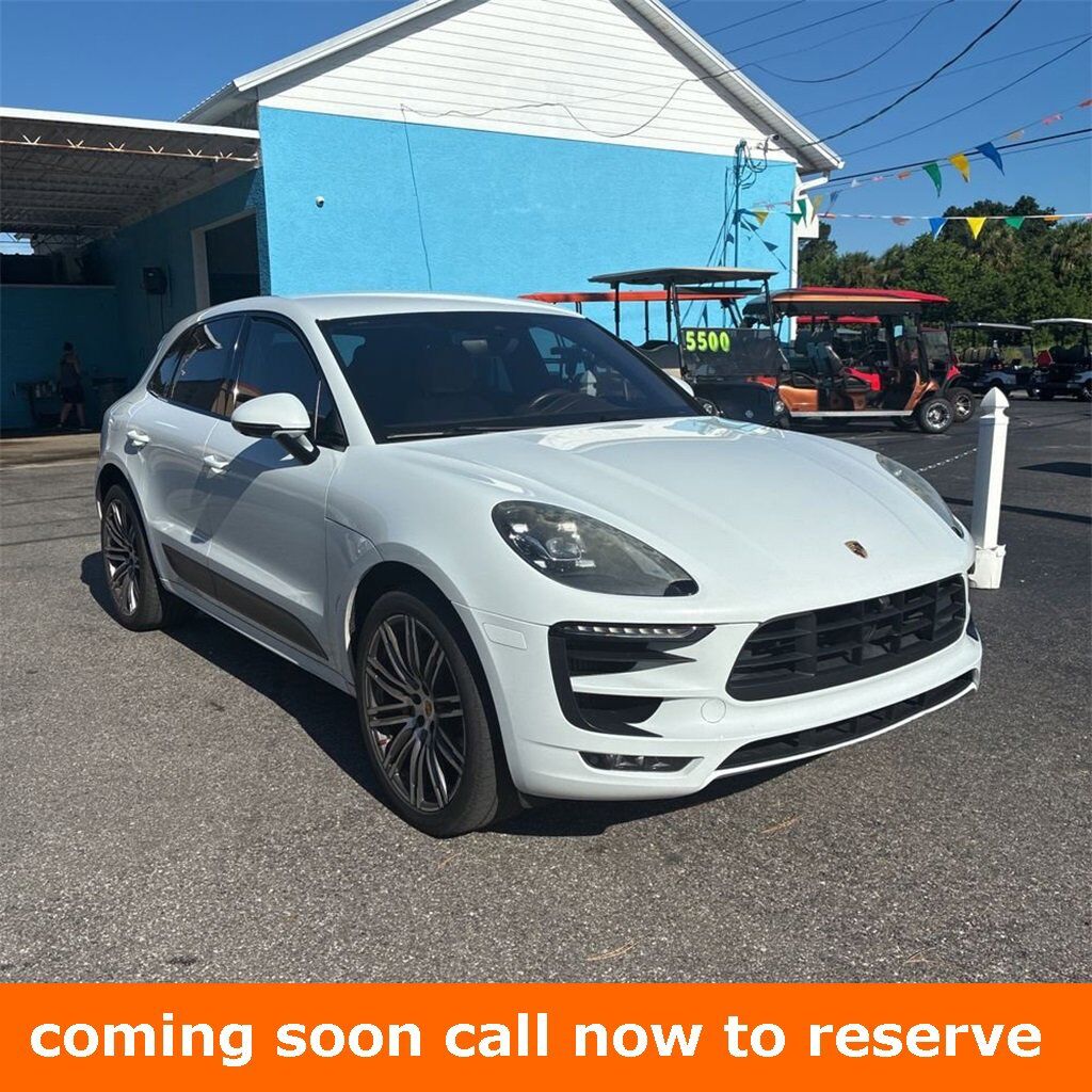 2017 PORSCHE Macan