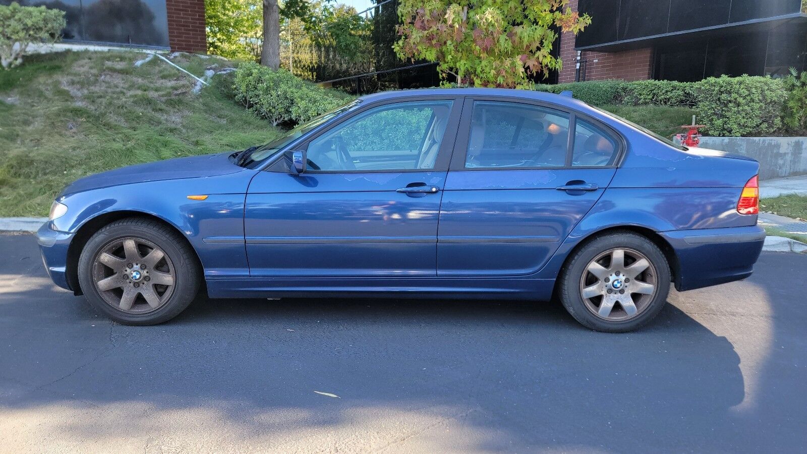 BMW 325i