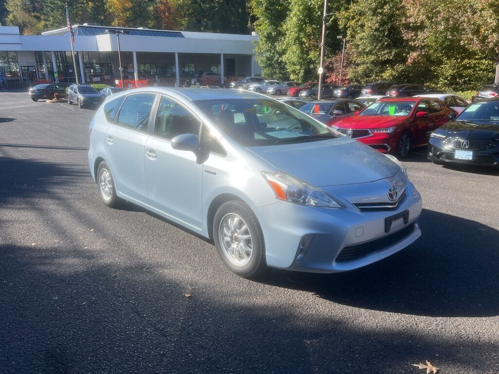 Toyota Prius V