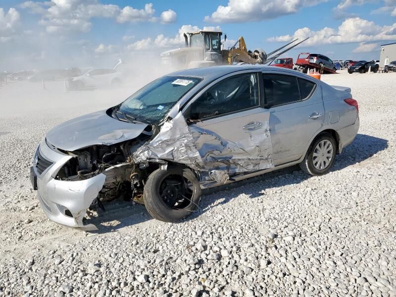 Nissan Versa