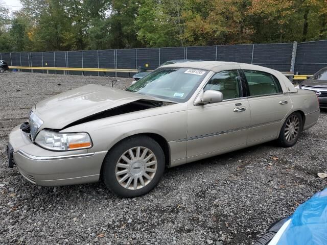 Lincoln Town Car