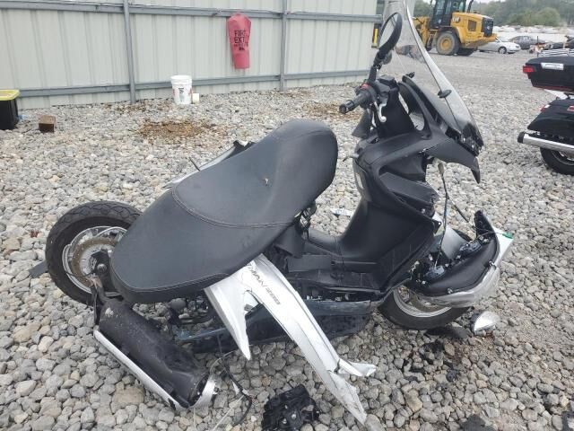 Suzuki UH200L