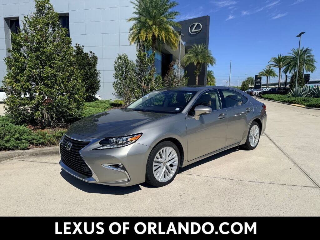 Lexus ES