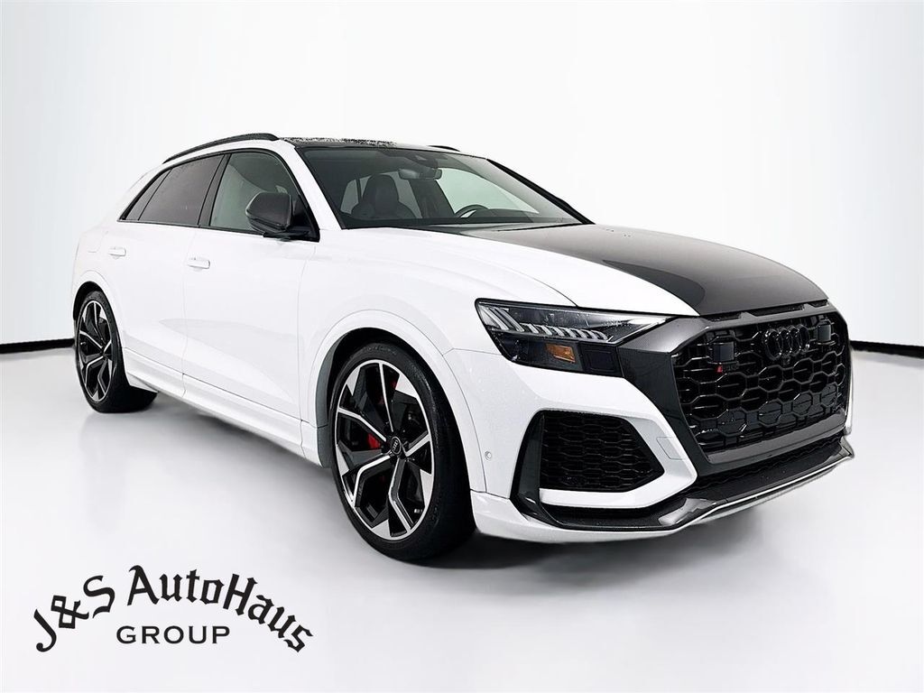 2023 AUDI RS Q8