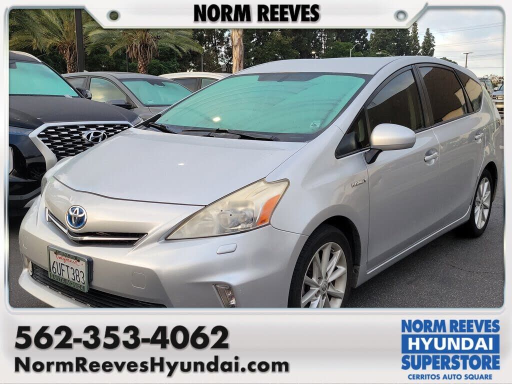 Toyota Prius V