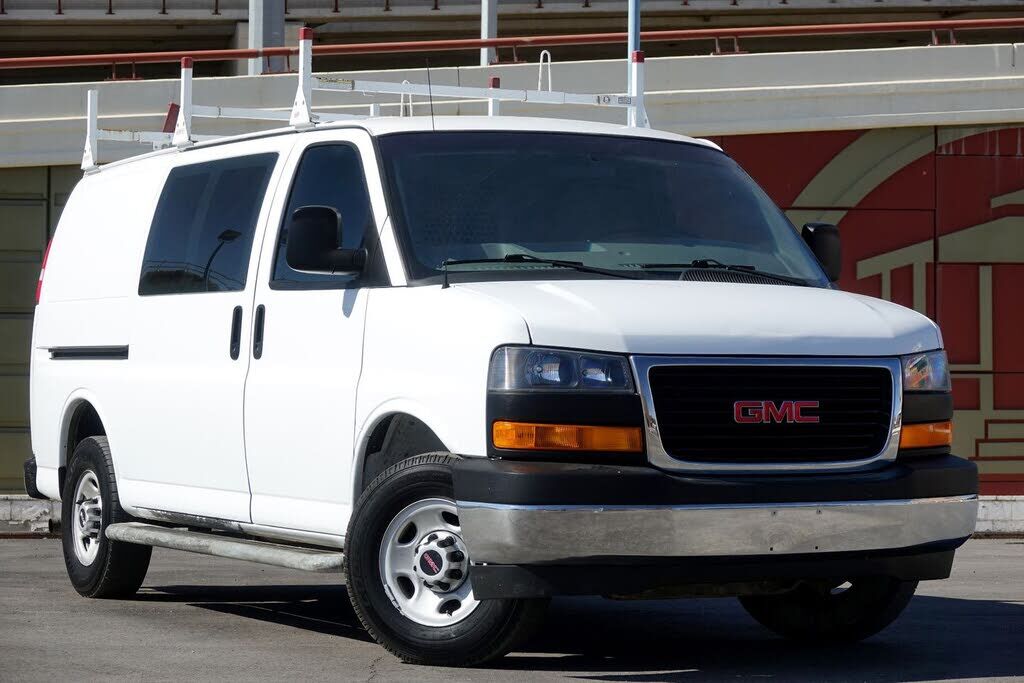 2017 GMC Savana