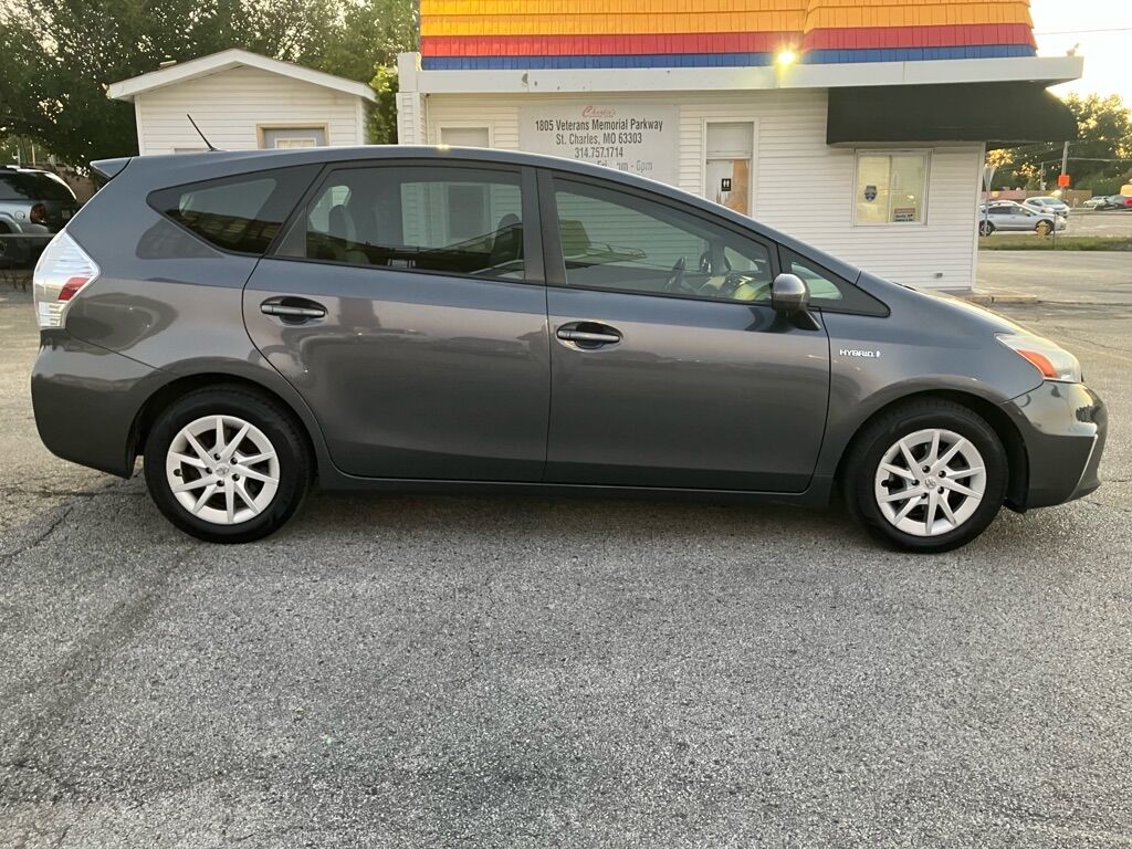 Toyota Prius V