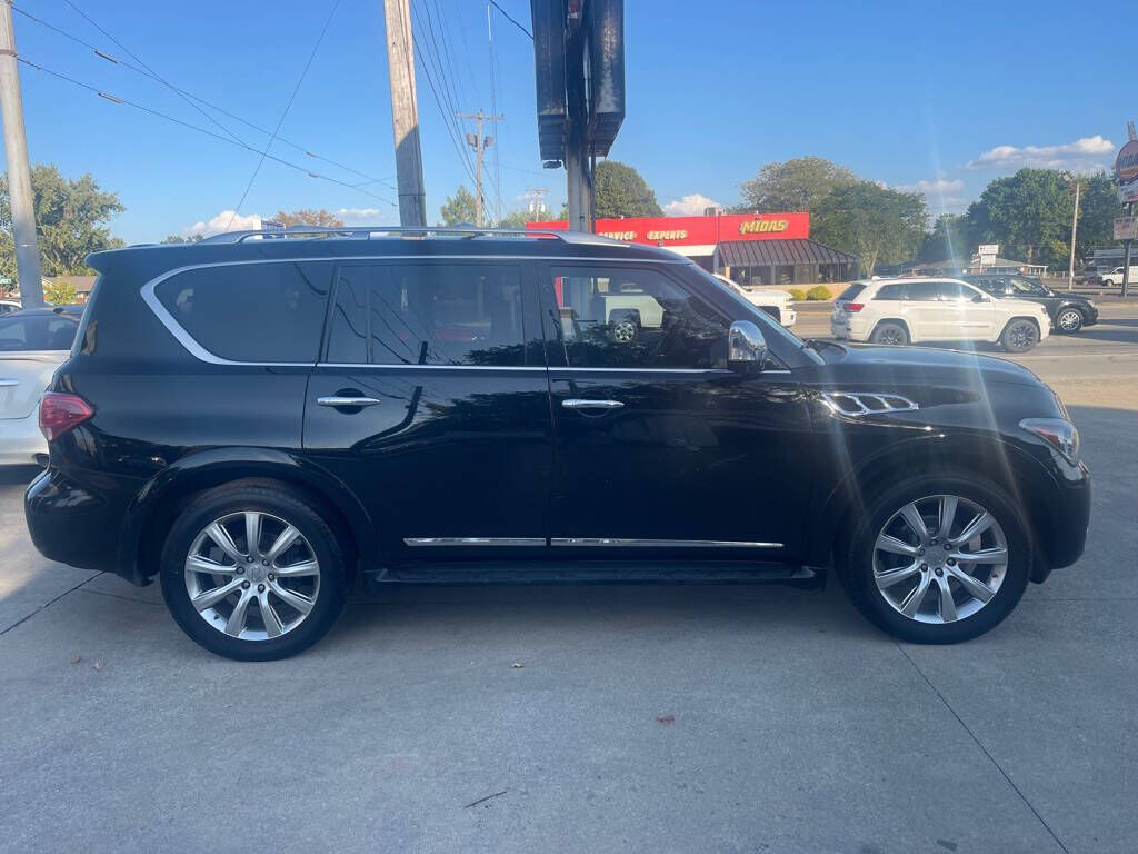 Infiniti QX56