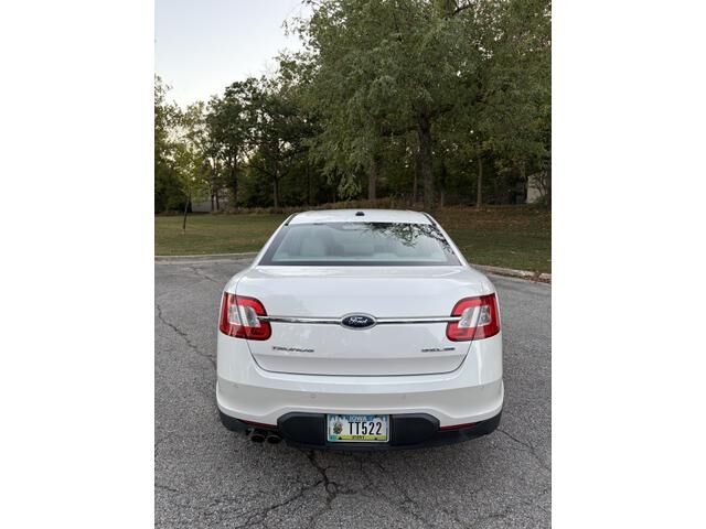 Ford Taurus