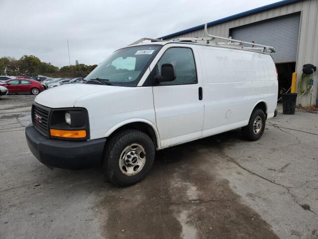 GMC Savana