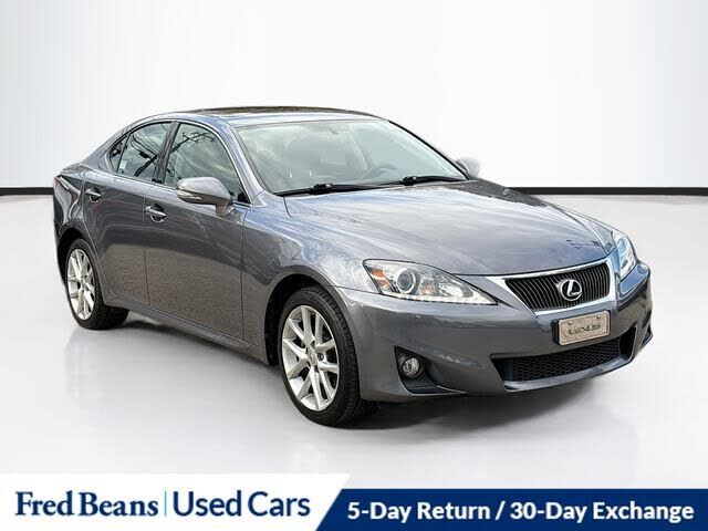 Lexus IS
