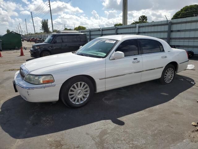 Lincoln Town Car