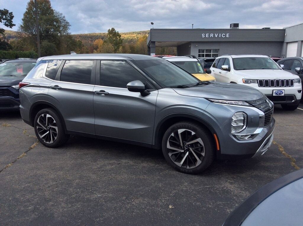 2023 MITSUBISHI Outlander
