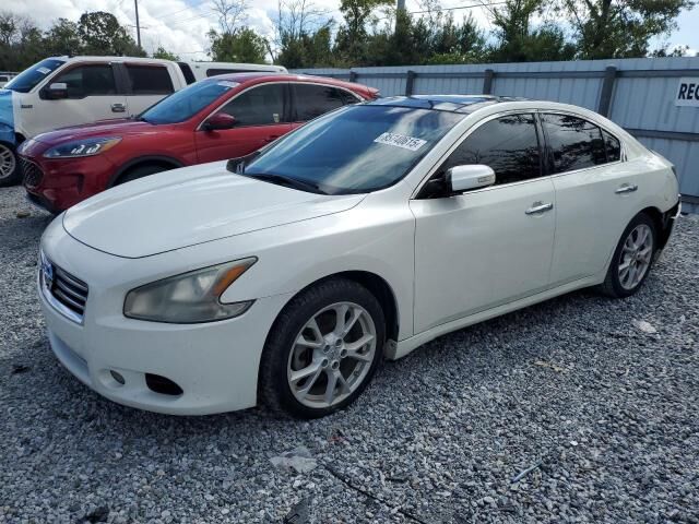 Nissan Maxima