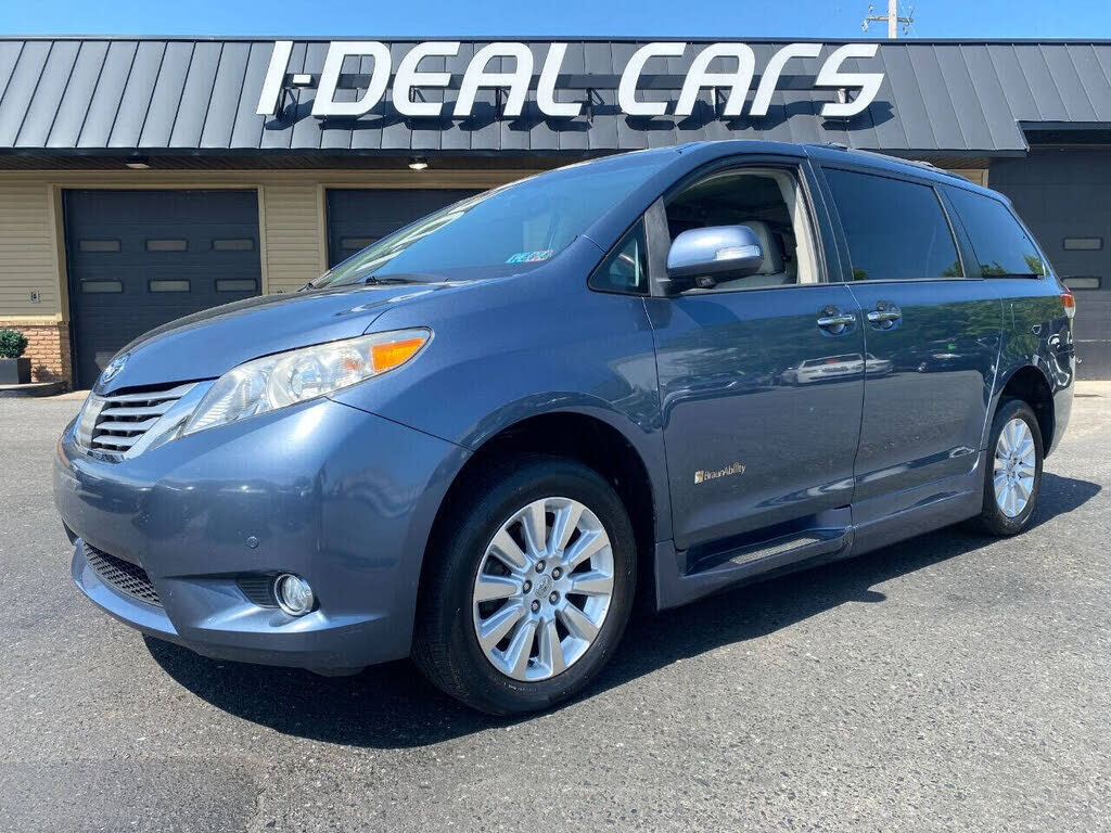 2013 TOYOTA Sienna