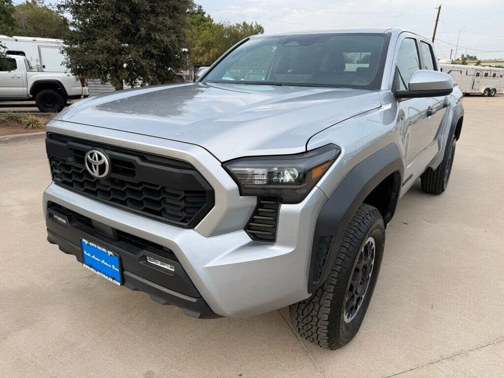 2024 TOYOTA Tacoma