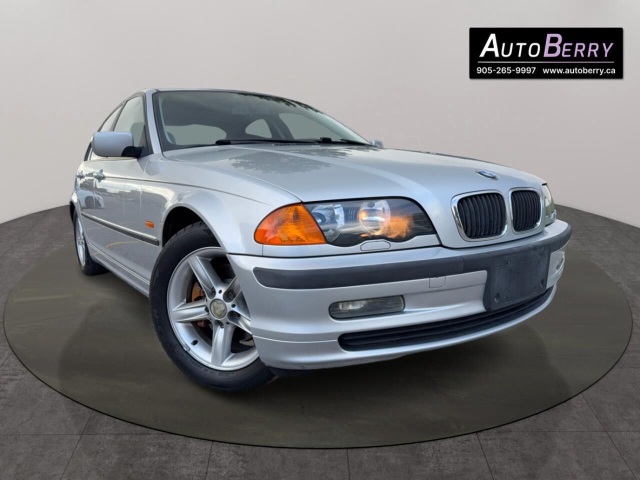 BMW 323i