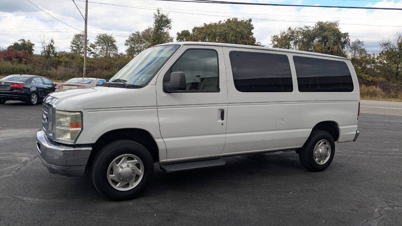 2011 FORD E-350