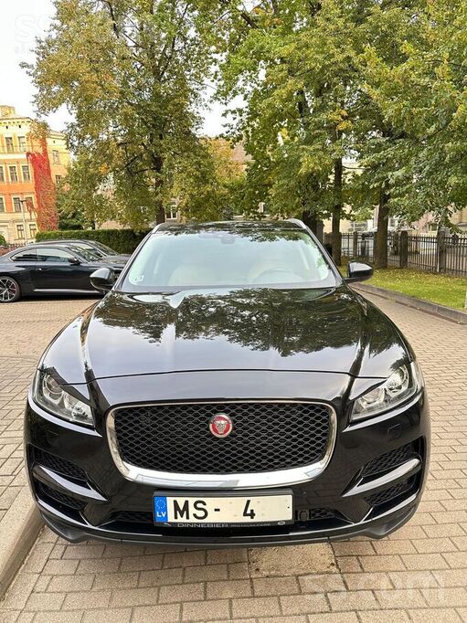 Jaguar F-Pace