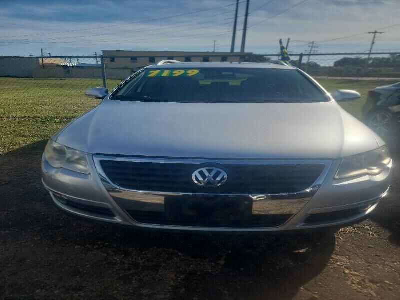 2010 VOLKSWAGEN Passat