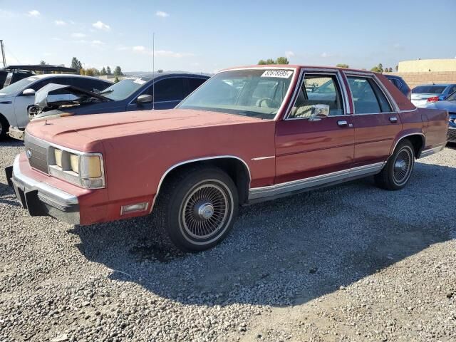 Ford Crown Victoria