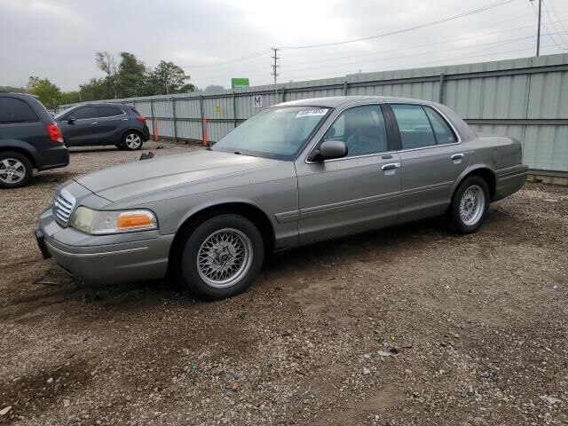 Ford Crown Victoria