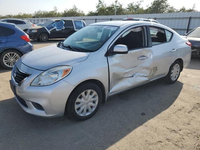 Nissan Versa