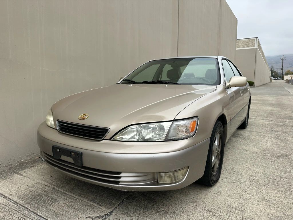 Lexus ES