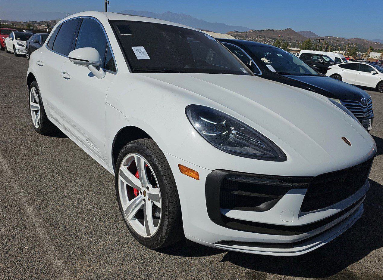 2023 PORSCHE Macan