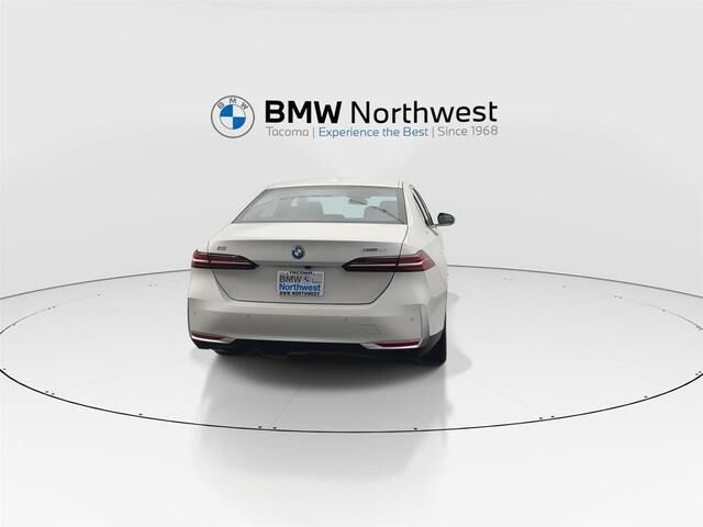 2026 BMW i5