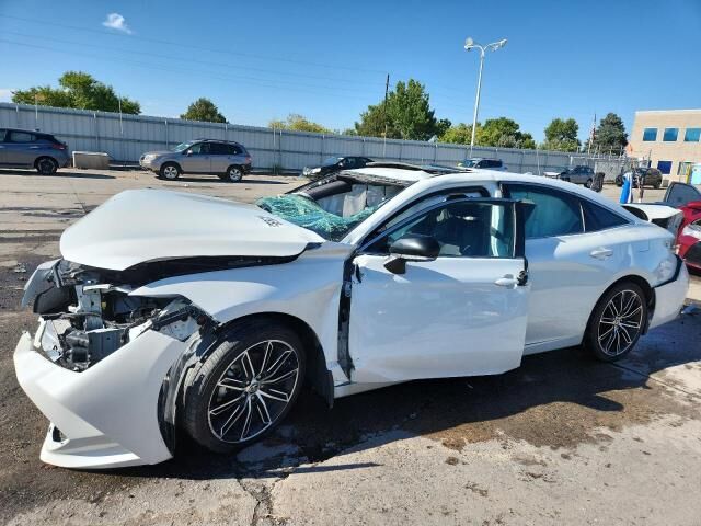 2020 TOYOTA Avalon