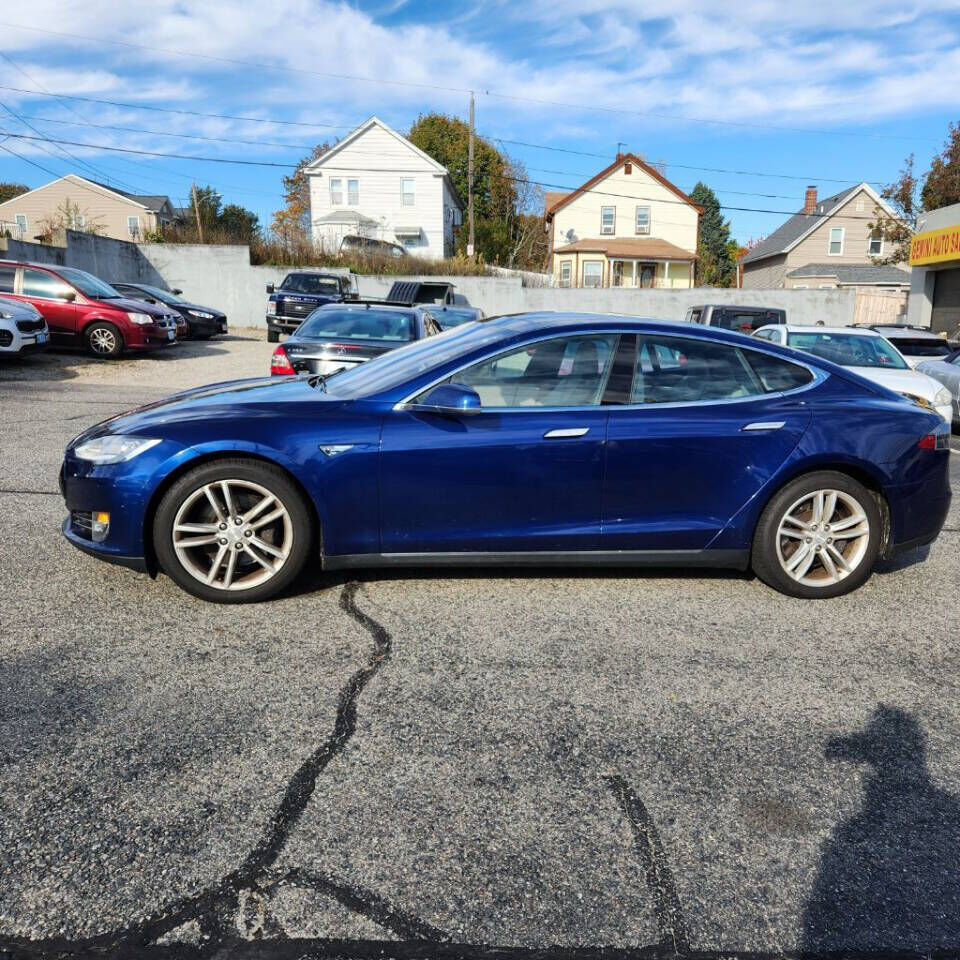 2015 TESLA Model S