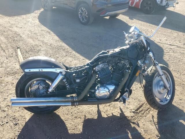 Honda VT1100C2 (SHADOW SABRE)