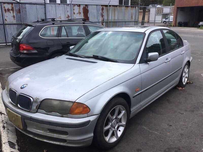 BMW 323i