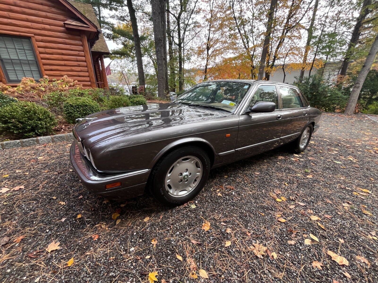 Jaguar XJ6