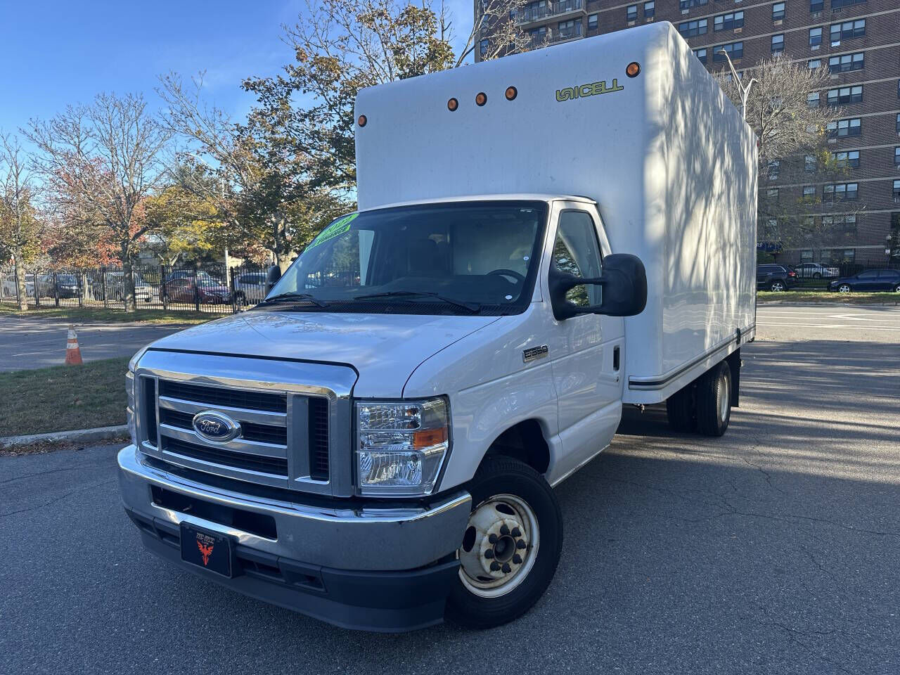 2022 FORD E-350