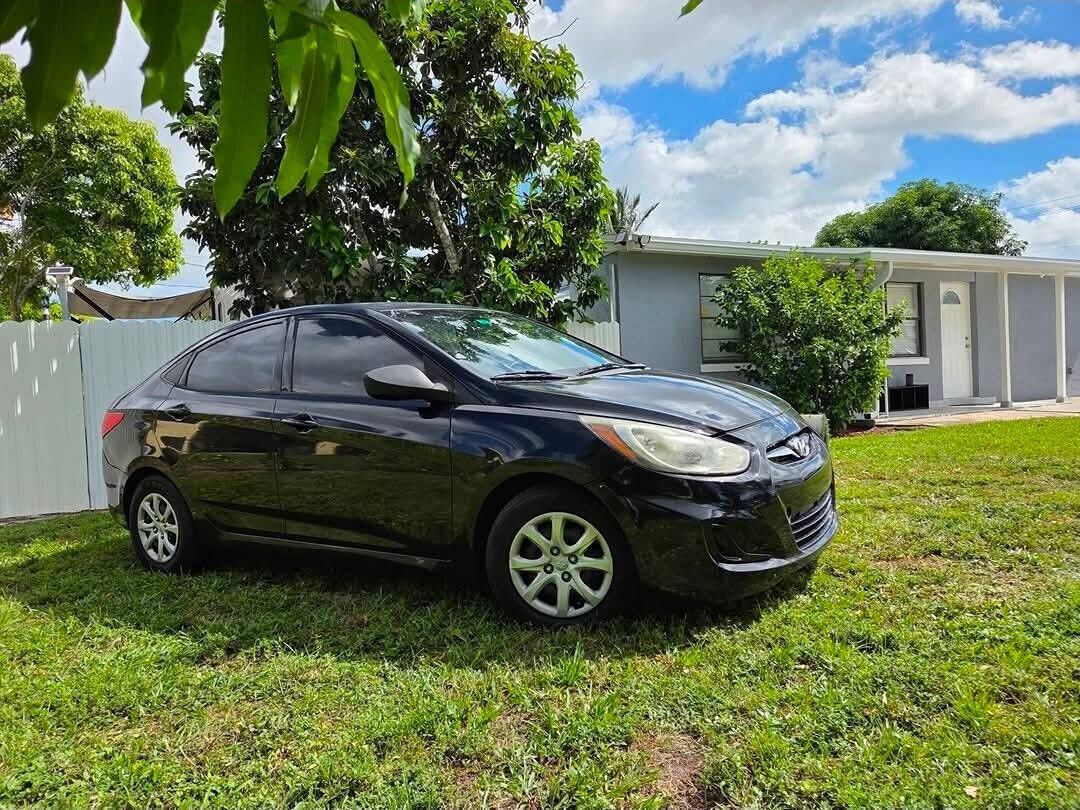 2014 HYUNDAI Accent