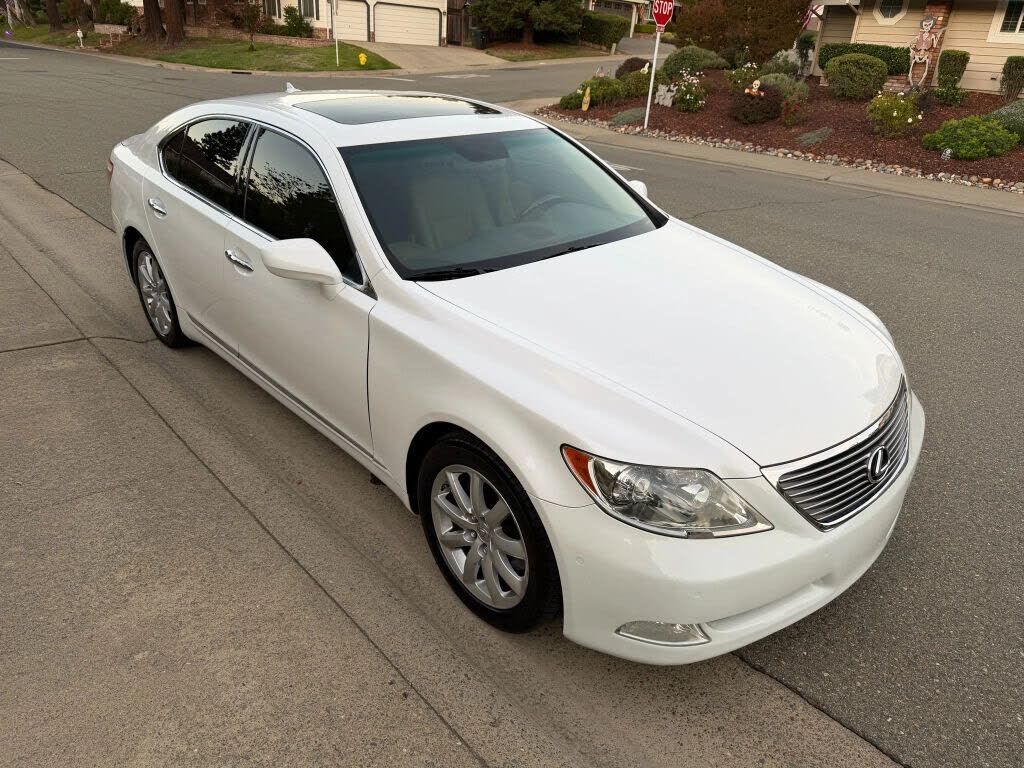 Lexus LS