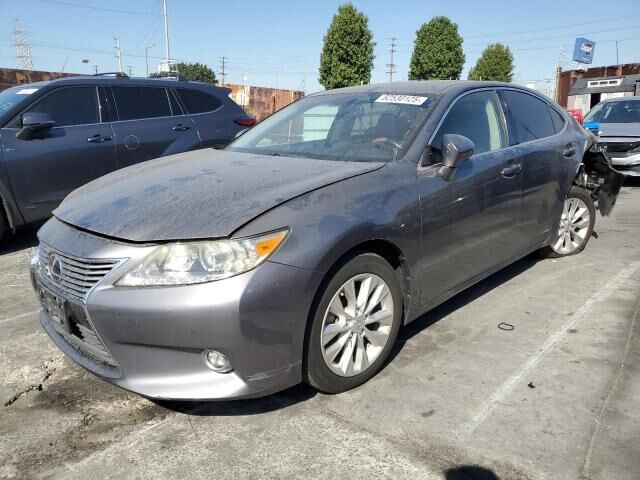 Lexus ES