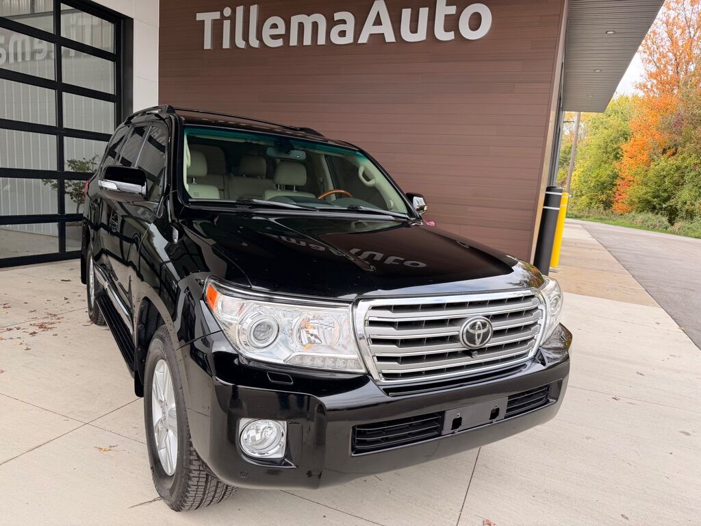 2015 TOYOTA Land Cruiser