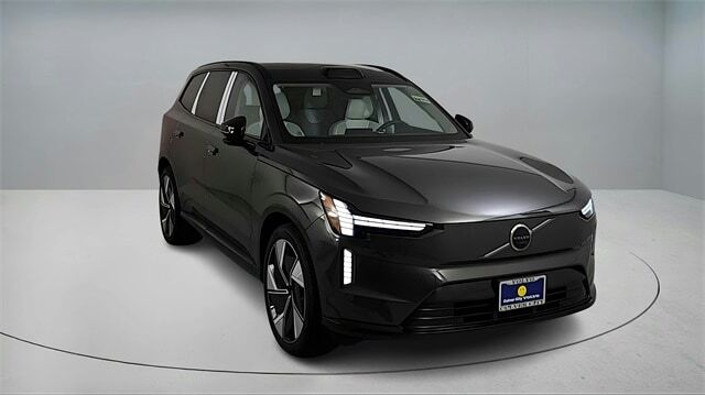 2025 VOLVO EX90